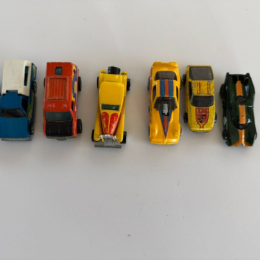 Lot 024 – Hot Wheels/Small Toys.